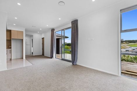 Photo of property in 30 Kiritiana Close, Pyes Pa, Tauranga, 3112