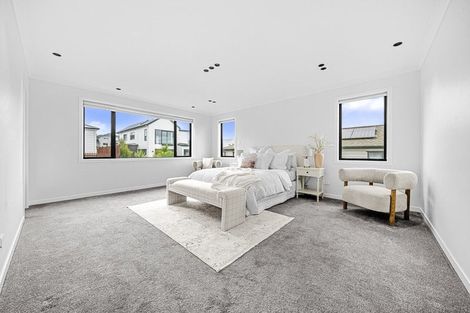 Photo of property in 1 Luff Place, Long Bay, Auckland, 0630