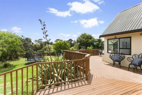 Photo of property in 411 Waitakere Road, Taupaki, Henderson, 0782