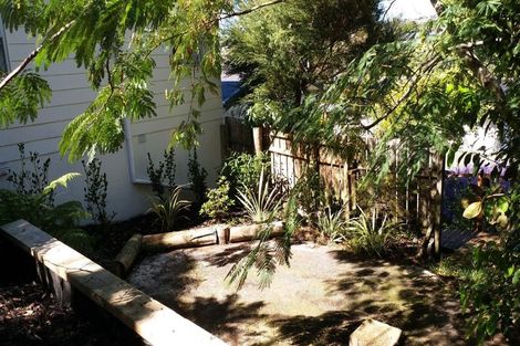 Photo of property in 11 Babington Place, Torbay, Auckland, 0630