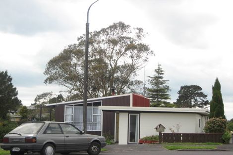 Photo of property in 9 Warren Place, Frankleigh Park, New Plymouth, 4310