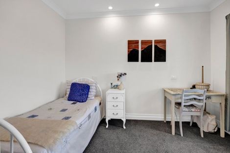 Photo of property in 43a Rawhitiroa Road, Eltham, 4398