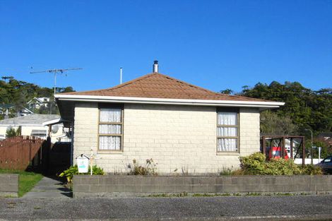 Photo of property in 17 Perotti Street, Greymouth, 7805