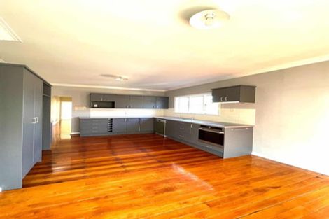 Photo of property in 19 Koromiko Street, New Lynn, Auckland, 0600