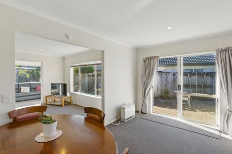 Photo of property in 4 Monterosso Place, Paraparaumu Beach, Paraparaumu, 5032