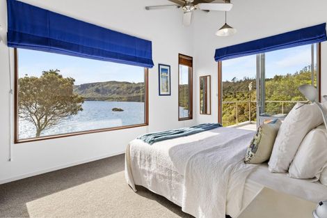 Photo of property in 26 Whakamoenga Point, Acacia Bay, Taupo, 3385