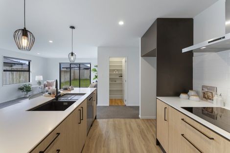 Photo of property in 16 Eileen Way, Rolleston, 7615