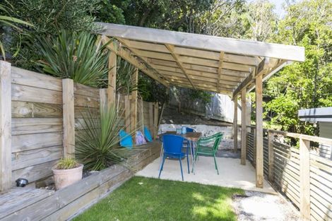 Photo of property in 137 Houghton Bay Road, Houghton Bay, Wellington, 6023