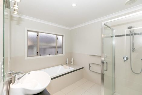 Photo of property in 2 Peninsula Point, Huntington, Hamilton, 3210