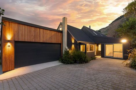 Photo of property in 32 Evergreen Place, Sunshine Bay, Queenstown, 9300