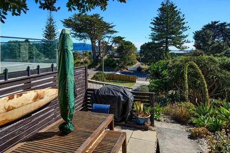 Photo of property in 52 Tutere Street, Waikanae Beach, Waikanae, 5036
