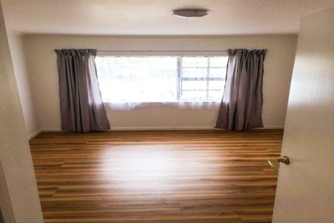Photo of property in 1 Carbine Court, Awapuni, Palmerston North, 4412