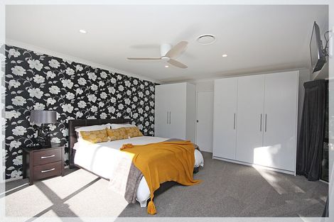 Photo of property in 115 Muhunoa West Road, Ohau, Levin, 5570