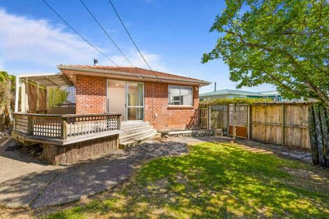 Photo of property in 20 Spencer Road, Pinehill, Auckland, 0632