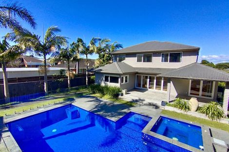 Photo of property in 2/36 Pupuke Road, Takapuna, Auckland, 0622