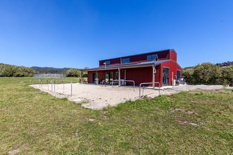 Photo of property in 102 Wharariki Road, Puponga, Collingwood, 7073