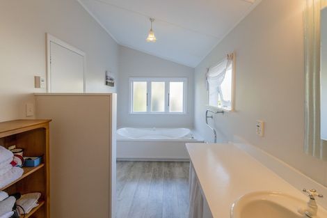 Photo of property in 83 Queenwood Road, Levin, 5510