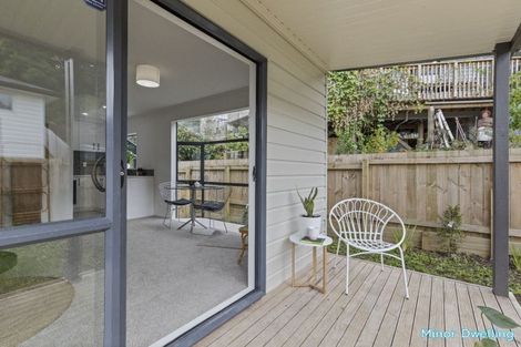Photo of property in 8 Kupari Place, Totara Vale, Auckland, 0629
