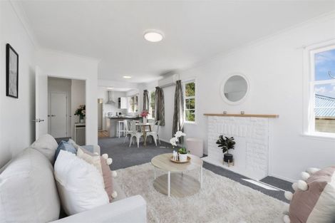 Photo of property in 36 Miles Crescent, Newlands, Wellington, 6037