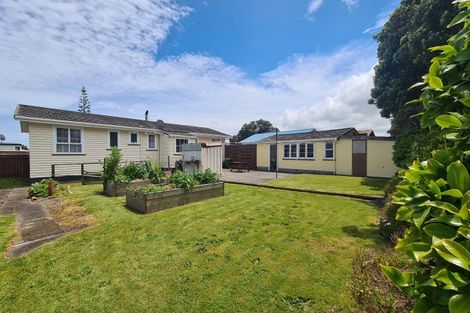 Photo of property in 12 Hickey Place, Opunake, 4616