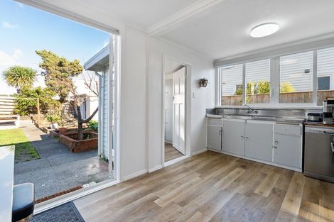 Photo of property in 9 East Street, Petone, Lower Hutt, 5012