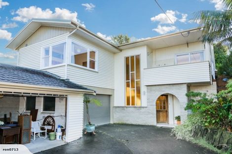 Photo of property in 1/27 Hythe Terrace, Mairangi Bay, Auckland, 0630