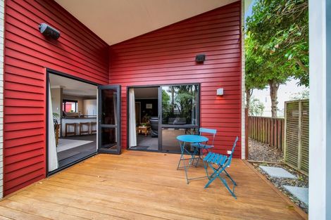 Photo of property in 905 Devon Road, Bell Block, New Plymouth, 4312