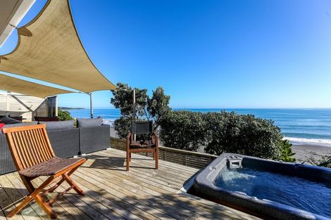 Photo of property in 93 Messenger Terrace, Oakura, 4314