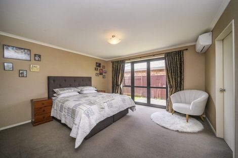 Photo of property in 22 Cleveland Heights, Kelvin Grove, Palmerston North, 4414
