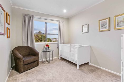 Photo of property in 1/40 Becroft Drive, Forrest Hill, Auckland, 0620