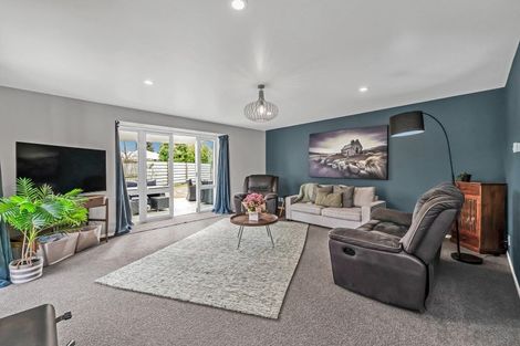 Photo of property in 15 Cross Street, Coalgate, 7673