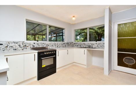 Photo of property in 2/10 Wickstead Place, Massey, Auckland, 0614
