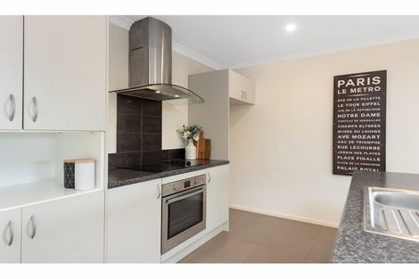 Photo of property in 31 Bateleur Close, Welcome Bay, Tauranga, 3112