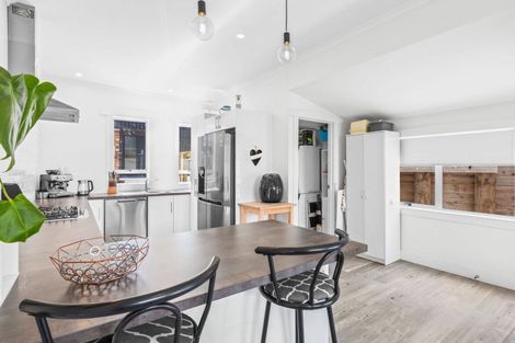 Photo of property in 6d Burns Street, Westown, New Plymouth, 4310