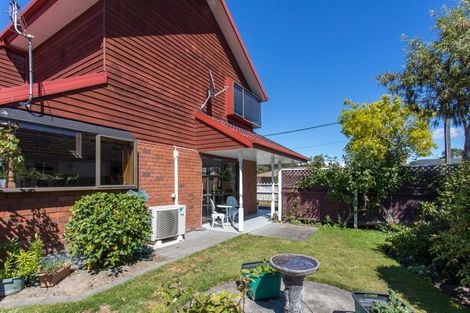 Photo of property in 10 Corfe Street, Ilam, Christchurch, 8041