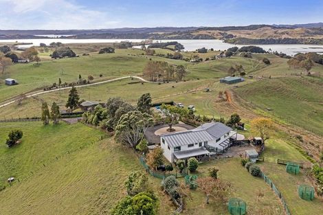 Photo of property in 87 Warren Road, Raglan, 3295