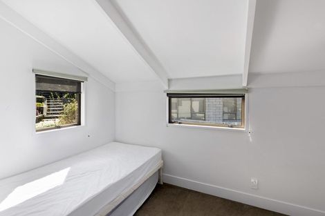 Photo of property in 92 Wynyard Crescent, Fernhill, Queenstown, 9300