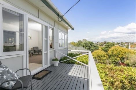 Photo of property in 10 Evan Street, Belmont, Auckland, 0622