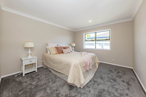 Photo of property in 2 Emyvalie Place, Dannemora, Auckland, 2016
