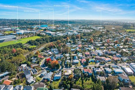 Photo of property in 30 Sylvan Crescent, Te Atatu South, Auckland, 0610