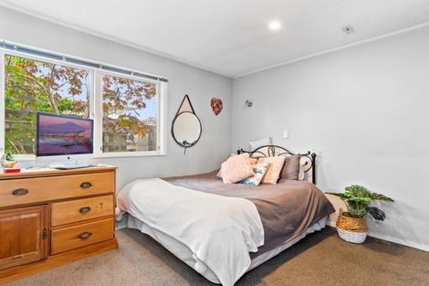 Photo of property in 2/230 Valley Road, Mount Maunganui, 3116