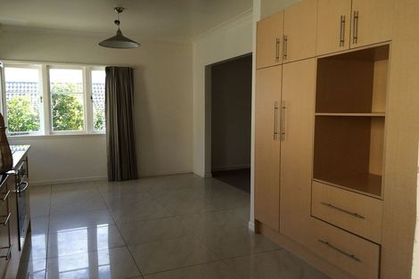 Photo of property in 16 Kauri Glen Road, Northcote, Auckland, 0627