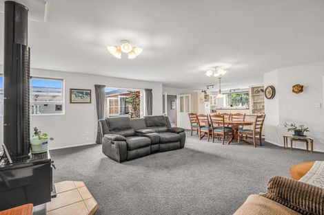 Photo of property in 14 Clifford Place, Amberley, 7410