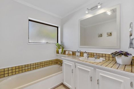 Photo of property in 2/59 Youngs Road, Papakura, 2110