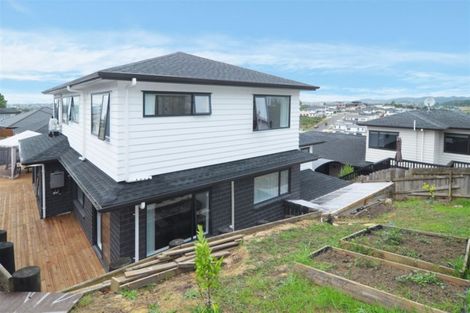 Photo of property in 14 San Casello Rise, Henderson, Auckland, 0612