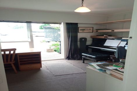 Photo of property in 57 Queens Drive, Lyall Bay, Wellington, 6022
