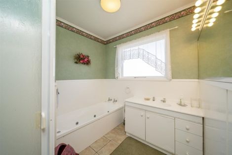 Photo of property in 187 Waihi Road, Hawera, 4610