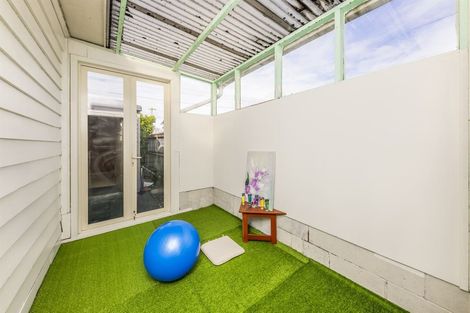 Photo of property in 24 Birdwood Road, Pukekohe, 2120