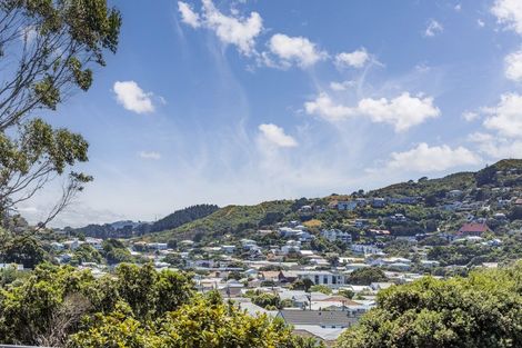 Photo of property in 9 Kellsmere Crescent, Island Bay, Wellington, 6023