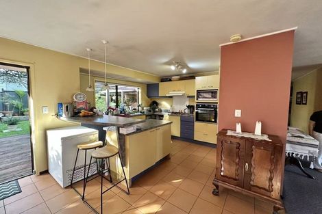 Photo of property in 9 Loloma Drive, Half Moon Bay, Auckland, 2012